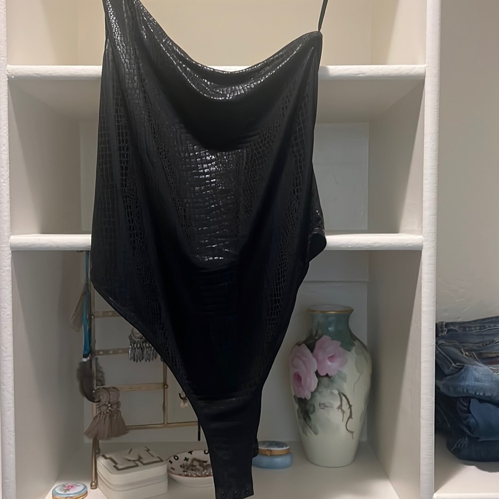 One shoulder bodysuit